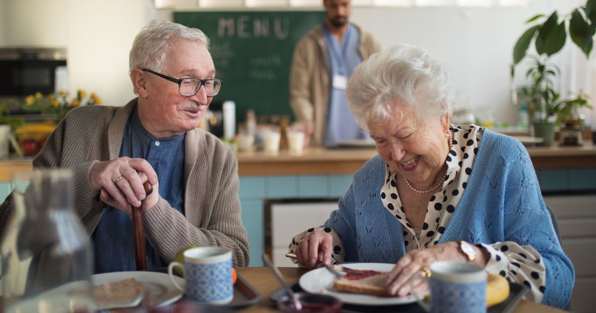 8 Ways Exceptional Dining Experiences Support Senior Wellness